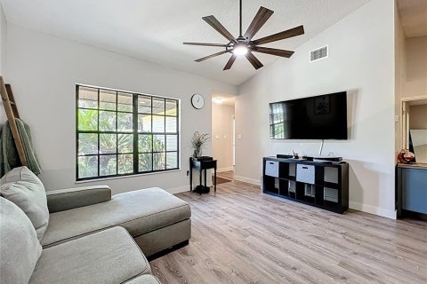 Casa en venta en Orlando, Florida, 3 dormitorios, 170.38 m2 № 1905667 - foto 10