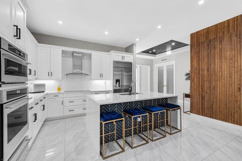 House in West Palm Beach, Florida 5 bedrooms, 302.86 sq.m. № 2087668 - photo 7