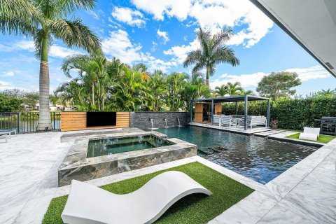 House in West Palm Beach, Florida 5 bedrooms, 302.86 sq.m. № 2087668 - photo 3