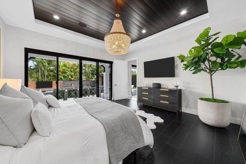 House in West Palm Beach, Florida 5 bedrooms, 302.86 sq.m. № 2087668 - photo 14
