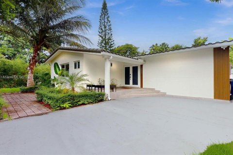 House in South Miami, Florida 4 bedrooms, 170.01 sq.m. № 1811485 - photo 26