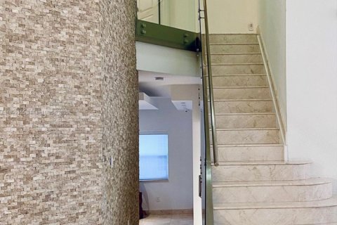 House in Doral, Florida 4 bedrooms, 223.06 sq.m. № 2012167 - photo 19