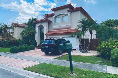 House in Doral, Florida 4 bedrooms, 223.06 sq.m. № 2012167 - photo 4