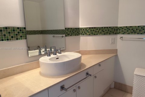Condo in Aventura, Florida, 3 bedrooms  № 1990873 - photo 12