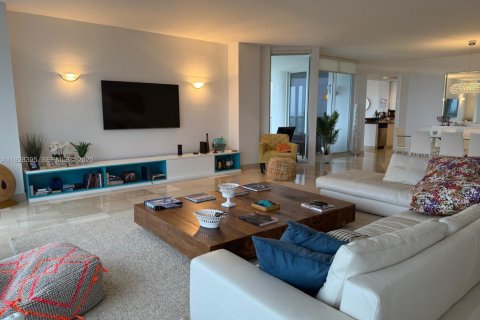 Condo in Aventura, Florida, 3 bedrooms  № 1990873 - photo 2