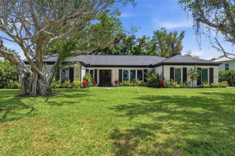 House in Fort Myers, Florida 4 bedrooms, 247.31 sq.m. № 2114765 - photo 8