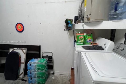Townhouse in Doral, Florida 2 bedrooms, 125.6 sq.m. № 1887688 - photo 22