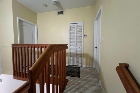Townhouse in Doral, Florida 2 bedrooms, 125.6 sq.m. № 1887688 - photo 30