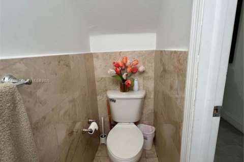 Townhouse in Doral, Florida 2 bedrooms, 125.6 sq.m. № 1887688 - photo 27