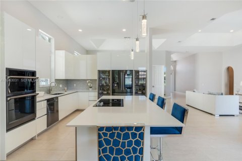 Villa ou maison à louer à Coral Springs, Floride: 5 chambres, 244.7 m2 № 2023862 - photo 22