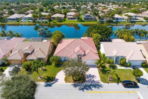 Villa ou maison à louer à Coral Springs, Floride: 5 chambres, 244.7 m2 № 2023862 - photo 3