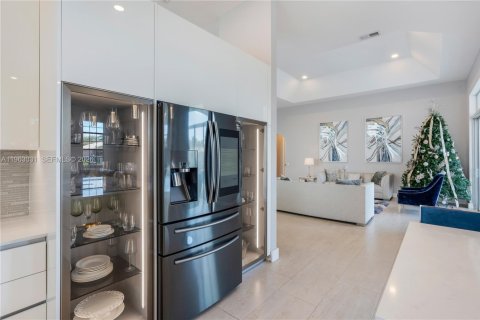 Villa ou maison à louer à Coral Springs, Floride: 5 chambres, 244.7 m2 № 2023862 - photo 18