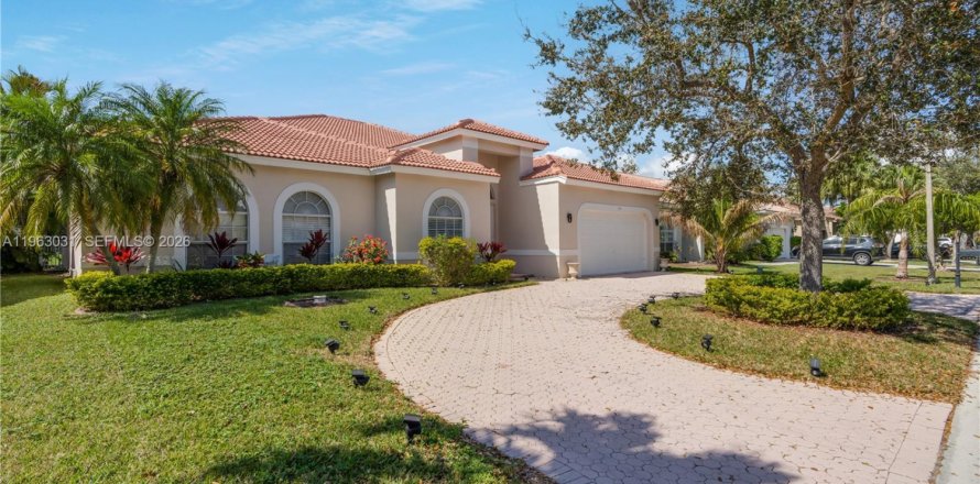 Villa ou maison à Coral Springs, Floride 5 chambres, 244.7 m2 № 2023862