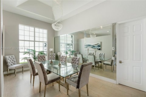 Villa ou maison à louer à Coral Springs, Floride: 5 chambres, 244.7 m2 № 2023862 - photo 14