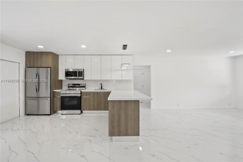 Casa en venta en Hollywood, Florida, 3 dormitorios, 126.81 m2 № 2055870 - foto 3