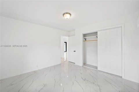 Casa en venta en Hollywood, Florida, 3 dormitorios, 126.81 m2 № 2055870 - foto 6