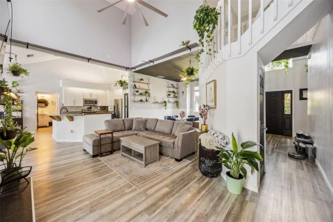 Casa en venta en Apopka, Florida, 4 dormitorios, 218.23 m2 № 2151437 - foto 10