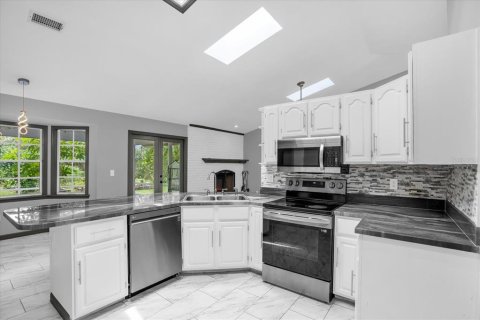Villa ou maison à vendre à Altamonte Springs, Floride: 3 chambres, 164.07 m2 № 1824403 - photo 17