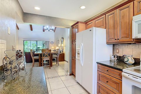 Condo in Mulberry, Florida, 2 bedrooms  № 1907434 - photo 9
