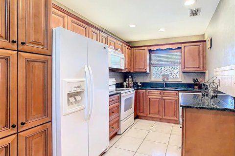 Condo in Mulberry, Florida, 2 bedrooms  № 1907434 - photo 7