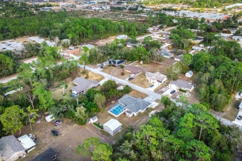 House in Sebring, Florida 2 bedrooms, 141.77 sq.m. № 2021890 - photo 5