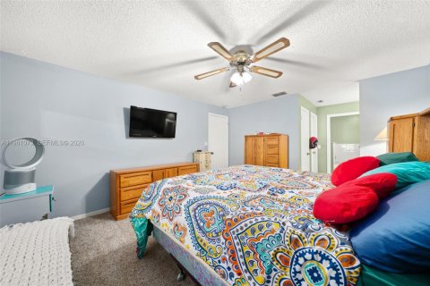 House in Sebring, Florida 2 bedrooms, 141.77 sq.m. № 2021890 - photo 28