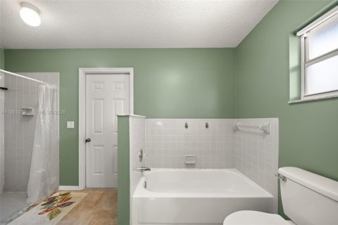 House in Sebring, Florida 2 bedrooms, 141.77 sq.m. № 2021890 - photo 22