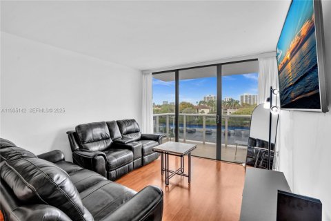 Copropriété à louer à Aventura, Floride: 2 chambres, 100.24 m2 № 1993306 - photo 17