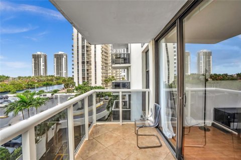 Copropriété à louer à Aventura, Floride: 2 chambres, 100.24 m2 № 1993306 - photo 22