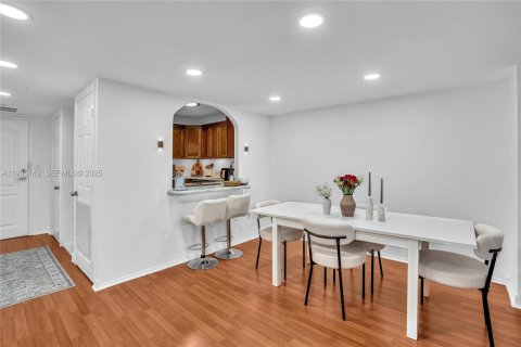 Copropriété à louer à Aventura, Floride: 2 chambres, 100.24 m2 № 1993306 - photo 11