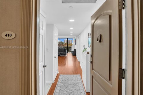 Copropriété à louer à Aventura, Floride: 2 chambres, 100.24 m2 № 1993306 - photo 2