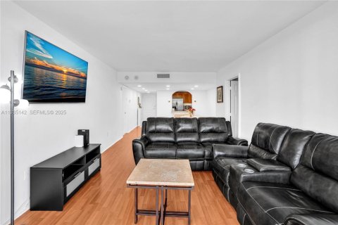 Copropriété à louer à Aventura, Floride: 2 chambres, 100.24 m2 № 1993306 - photo 23