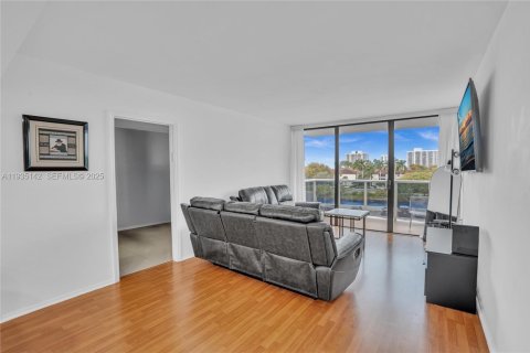 Copropriété à louer à Aventura, Floride: 2 chambres, 100.24 m2 № 1993306 - photo 15