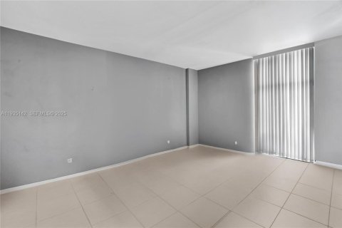 Copropriété à louer à Aventura, Floride: 2 chambres, 100.24 m2 № 1993306 - photo 25