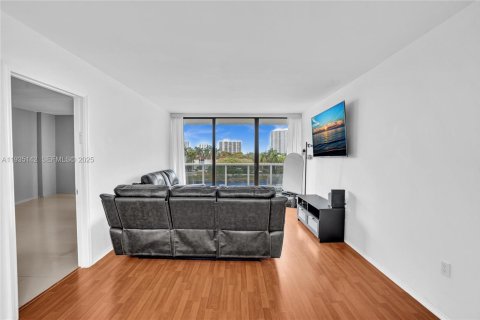 Copropriété à louer à Aventura, Floride: 2 chambres, 100.24 m2 № 1993306 - photo 14