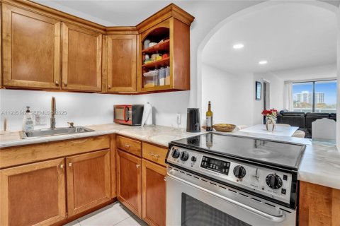 Copropriété à louer à Aventura, Floride: 2 chambres, 100.24 m2 № 1993306 - photo 6