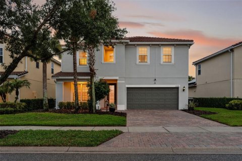 House in Orlando, Florida 4 bedrooms, 278.71 sq.m. № 2151949