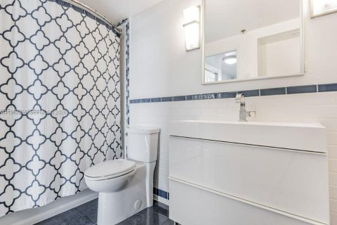 Condominio en venta en Hollywood, Florida, 1 dormitorio, 78.41 m2 № 2009512 - foto 9