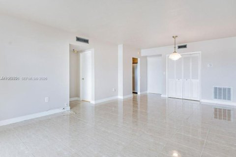 Condominio en venta en Hollywood, Florida, 1 dormitorio, 78.41 m2 № 2009512 - foto 8