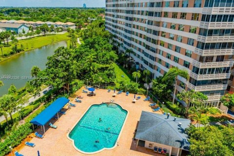 Condominio en venta en Hollywood, Florida, 1 dormitorio, 78.41 m2 № 2009512 - foto 12