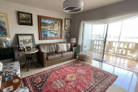 Condominio en venta en Hollywood, Florida, 1 dormitorio, 78.41 m2 № 2009512 - foto 5