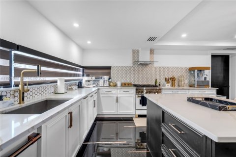 Villa ou maison à vendre à Key Largo, Floride: 5 chambres, 359.35 m2 № 1976441 - photo 14