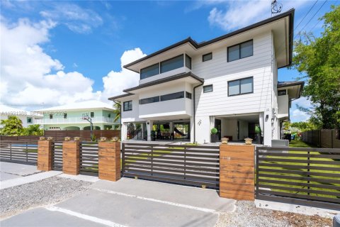 Villa ou maison à vendre à Key Largo, Floride: 5 chambres, 359.35 m2 № 1976441 - photo 2
