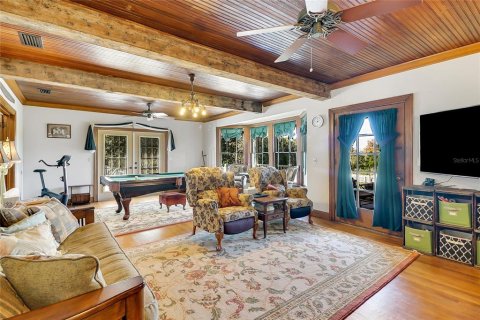 House in Yalaha, Florida 5 bedrooms, 330.36 sq.m. № 1556999 - photo 19