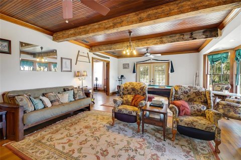 House in Yalaha, Florida 5 bedrooms, 330.36 sq.m. № 1556999 - photo 9