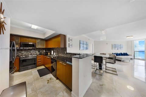 Купить кондоминиум в Санни-Айлс-Бич, Флорида 2 спальни, 152.08м2, № 2066336 - фото 14