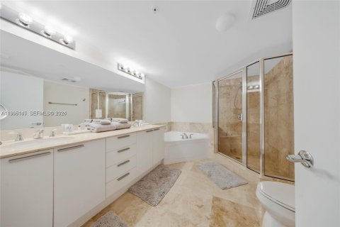 Купить кондоминиум в Санни-Айлс-Бич, Флорида 2 спальни, 152.08м2, № 2066336 - фото 20