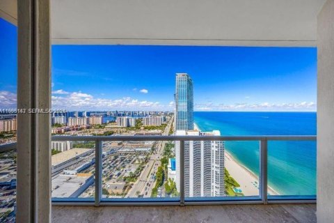 Купить кондоминиум в Санни-Айлс-Бич, Флорида 2 спальни, 152.08м2, № 2066336 - фото 26