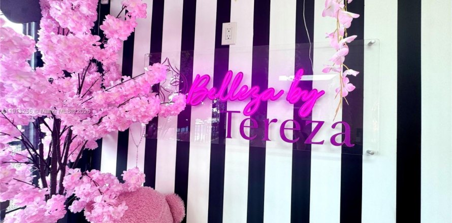 Immobilier commercial à Miami, Floride № 1969396