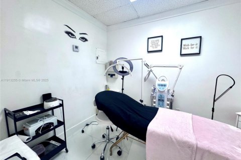 Immobilier commercial à vendre à Miami, Floride № 1969396 - photo 13